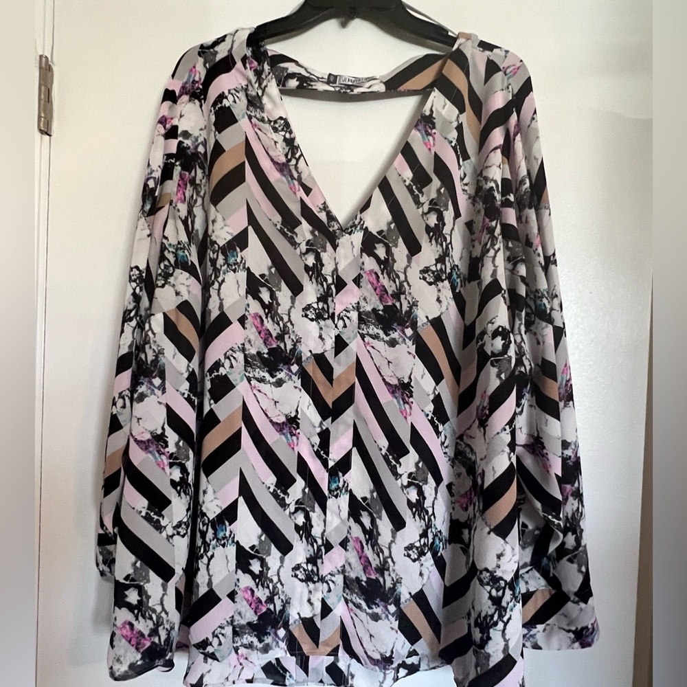 Women’s Plus JLO blouse